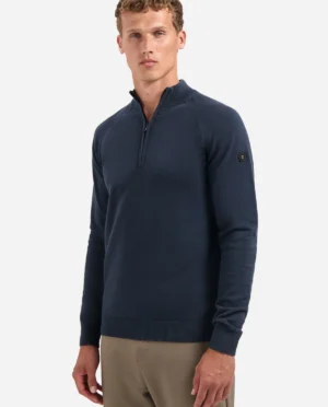 No-Excess Pullover zipper night